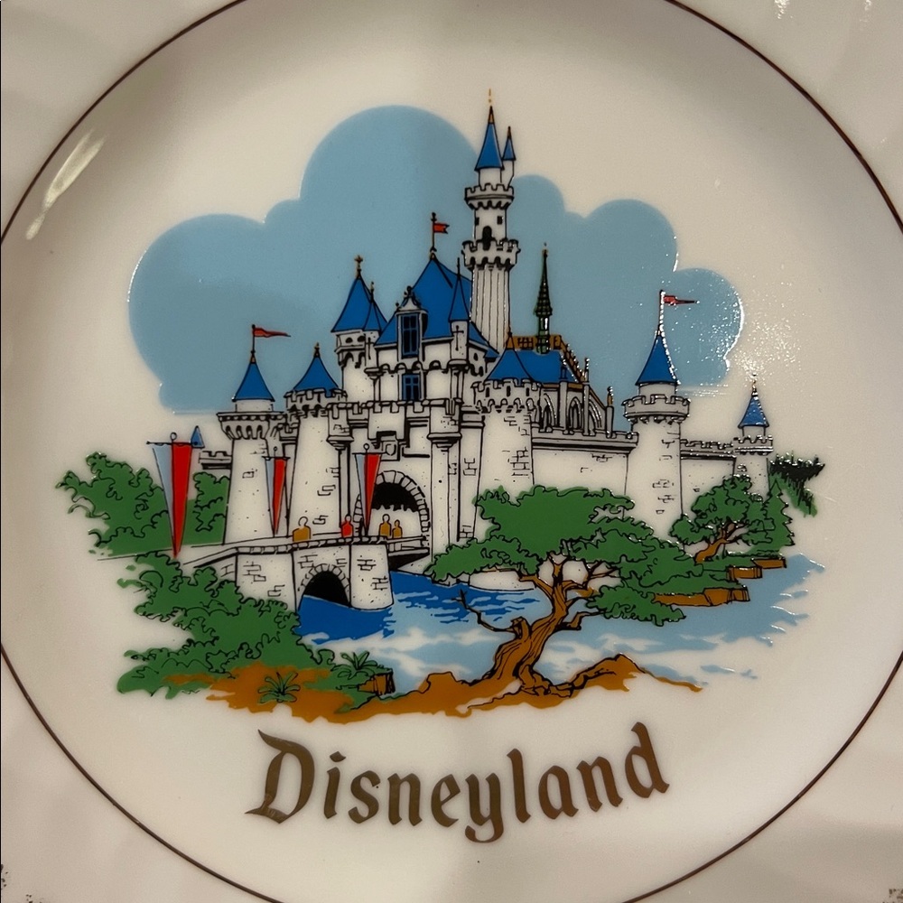 Walt Disney Disneyland Souvenir Plate Wall Hanging - Picture 6 of 7